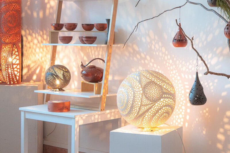 Exposition poterie la luciole pierreclos Lucinda et pascal